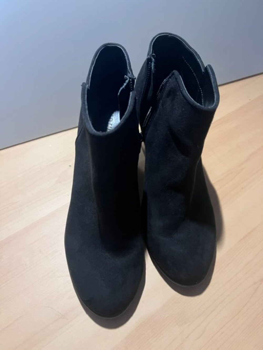 Old Navy Basic Heeled Bootie Women Size 8 Black Jack Good Faux Suede Block‎ Heel